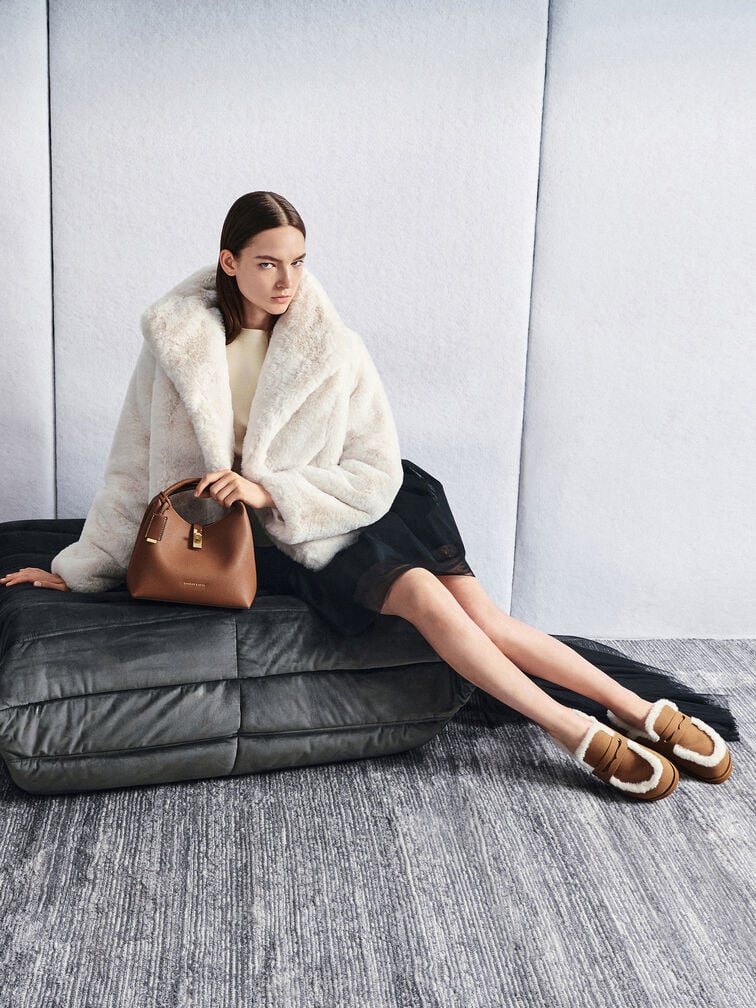 حقيبة باكت (دلو) تشانس بقفل دوار من الجلد المعاد تدويره, شوكولاتي, hi-res