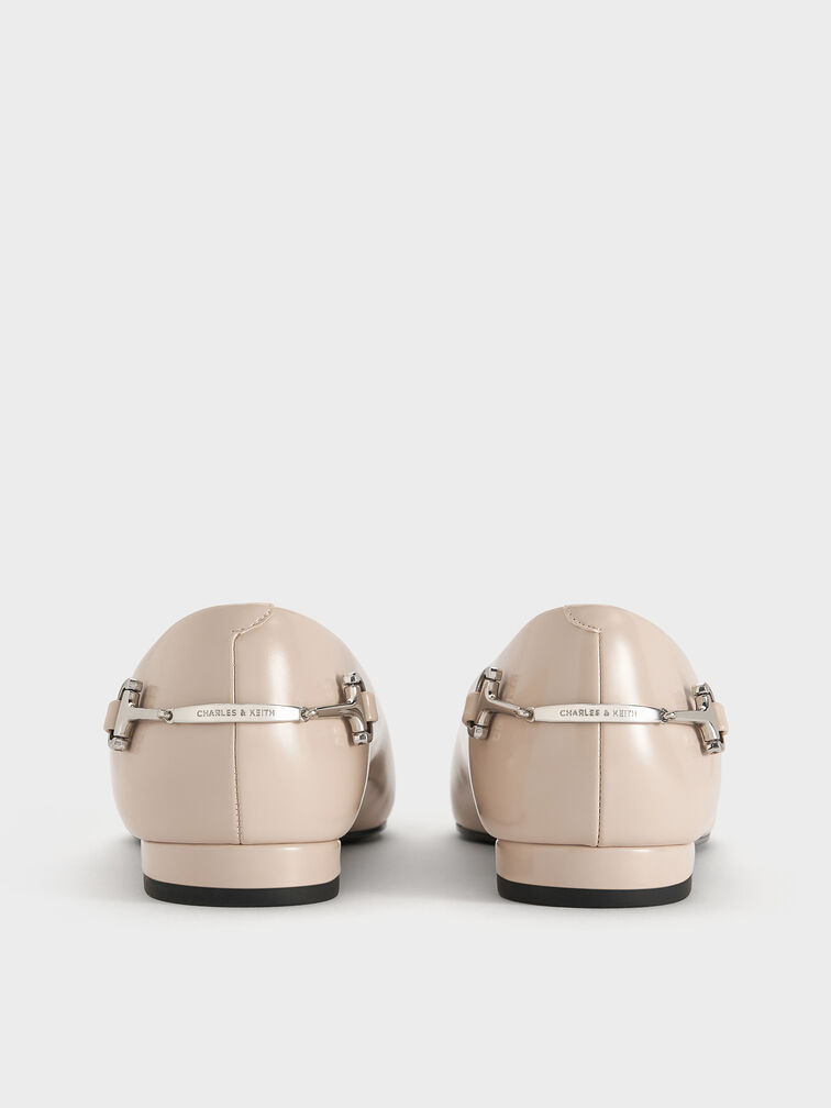 باليرينا إيرينا ميتاليك ومقدمة مدببة, رملي, hi-res