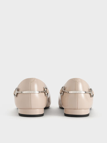 باليرينا إيرينا ميتاليك ومقدمة مدببة, رملي, hi-res