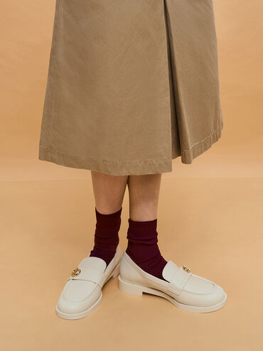 حذاء لوفر مارلي مزين بحلية معدنية لامعة, أبيض طباشيري, hi-res