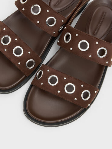 صندل مفتوح من الخلف من الجلد المدبوغ الصناعي مزود بفتحات معدنية, بني محبّب غامق, hi-res