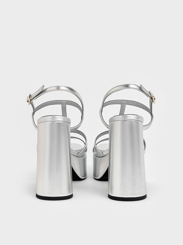 صندل بنعل سميك وشريط على شكل حرف T ببريق معدني لامع, فضي, hi-res