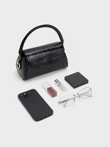 حقيبة كايلا بمقبض علوي وغطاء أمامي أنيق بتصميم على شكل جلد التمساح, أسود بنقشة تمساح, hi-res