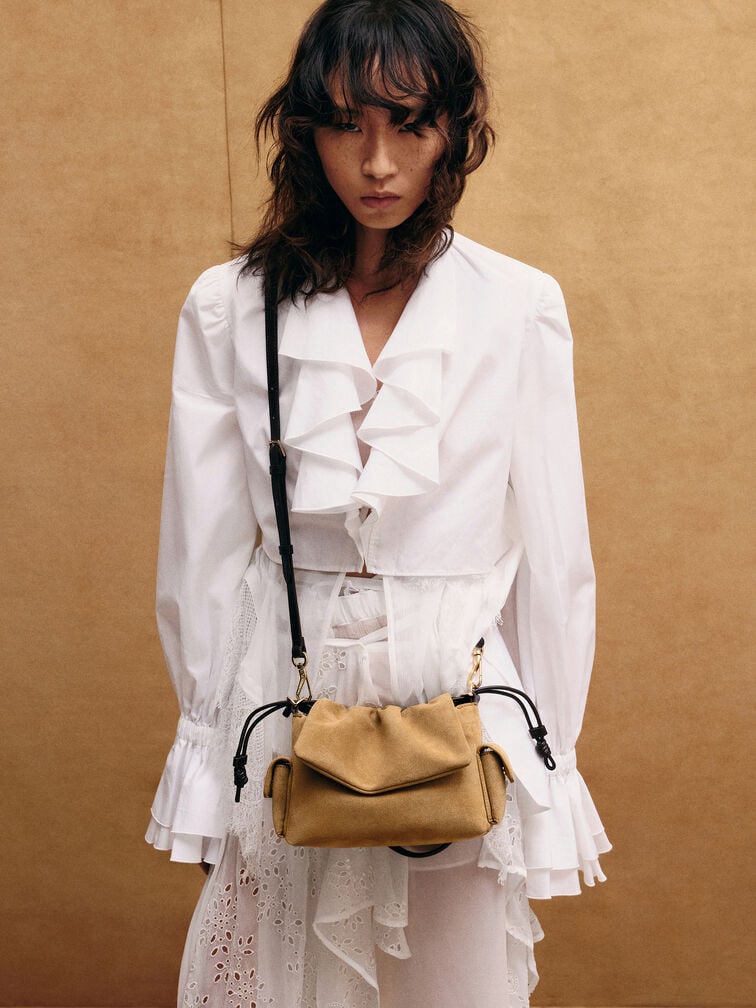 شنطة يد كاي شامواه معاد تدويره بغطاء مزموم وجيب جانبي, رملي ذهبي هاديء, hi-res