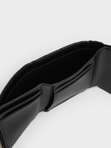 محفظة آرييتي مبطنة بتطريز مزودة بقطعة جمالية على شكل قلب وفيونكة، وغطاء علوي منحني., أسود, hi-res