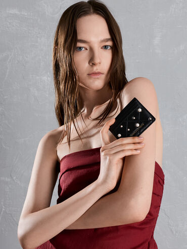 حافظة بطاقات جاني مرصعة تصميم مبطّن أنيق مرصع باللؤلؤ, أسود, hi-res