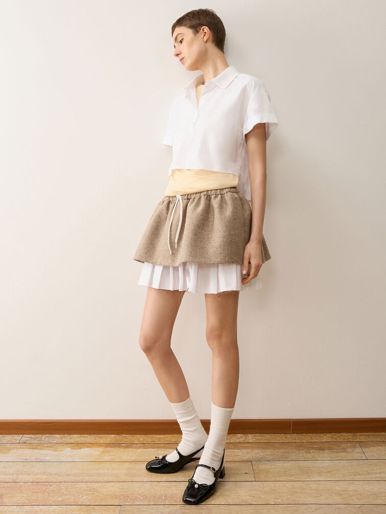 حذاء ماري جاين بكعب عالٍ بامب لامع بحزام خلفي ومزين بفيونكة وكريستال لؤلؤي, أسود براق, hi-res