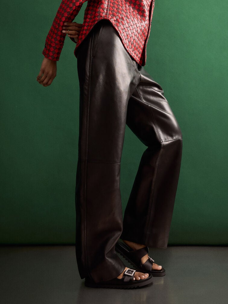 صندل بحزام مزدوج من البوليستر المعاد تدويره مع إبزيم مرصع, أسود خشن, hi-res