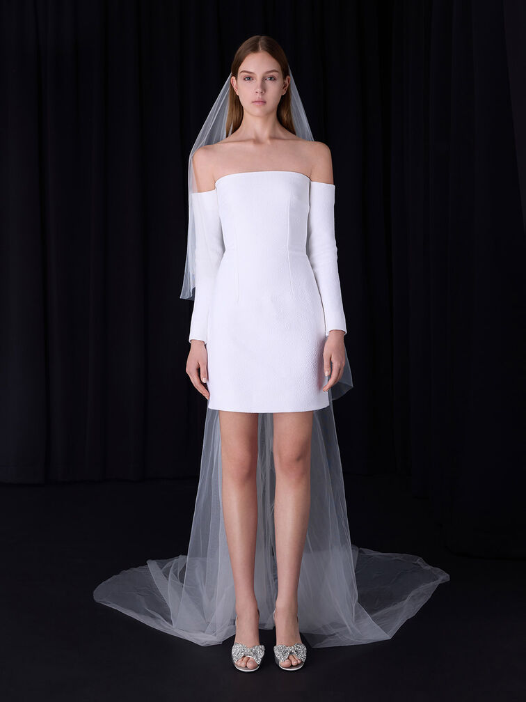 حذاء بكعب عالٍ وتصميم سلينجباك مفتوح الظهر مزين بفيونكة من الخرز ومصنوع من البوليستر المعاد تدويره, فضي, hi-res