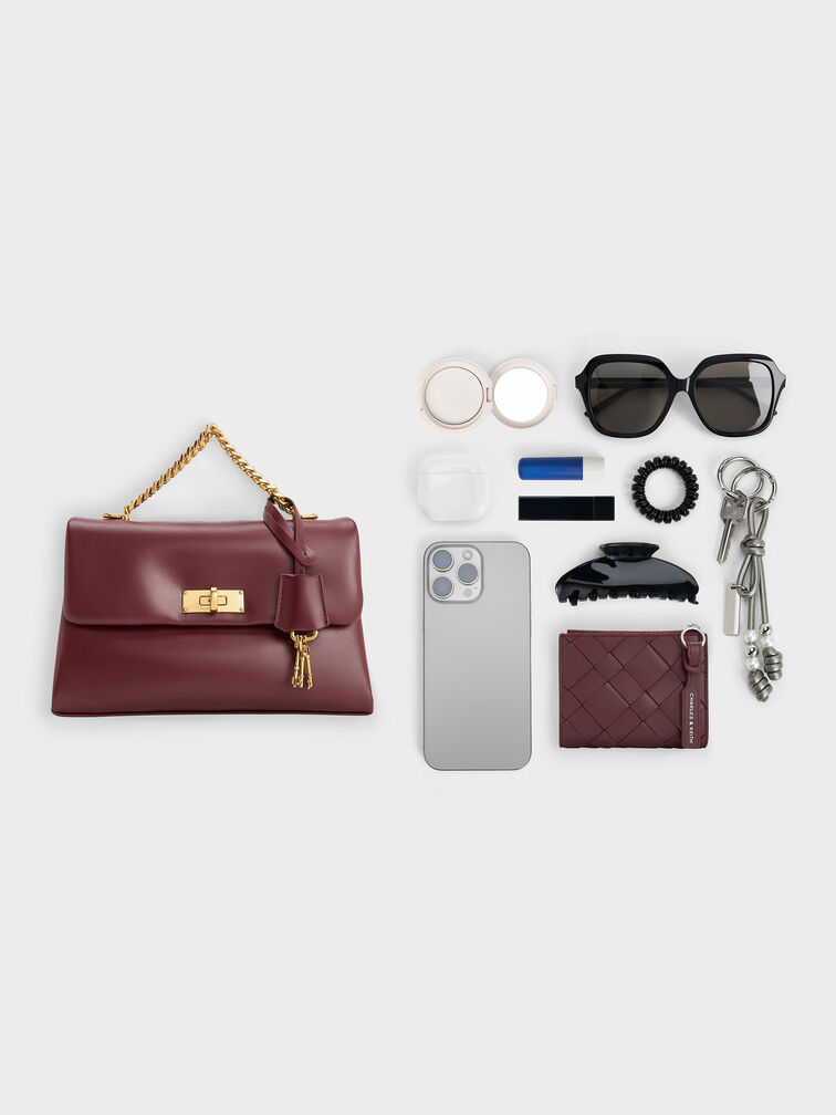 حقيبة كروس بودي كيري بسلسلة يد معدنية, برقوق التوت, hi-res