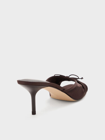 ميولز ساديرا من الساتان بكعب عالٍ وفيونكة مكشكشة, بني داكن, hi-res