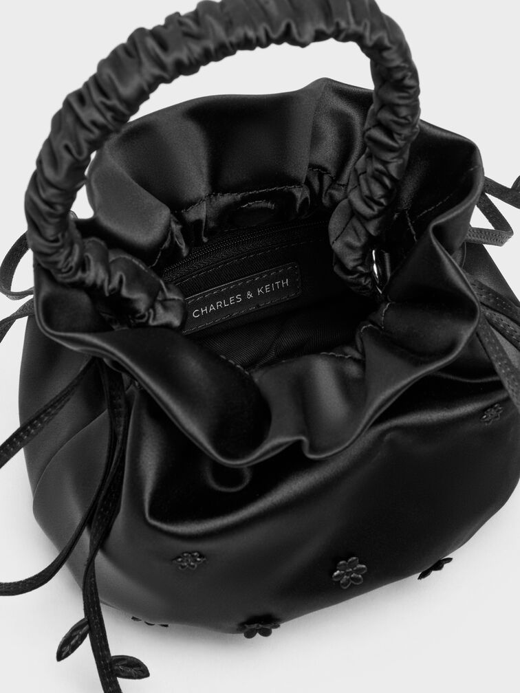 حقيبة دلو من الساتان بنقشة الزهور والكرمة من مابيل, أسود كلاسيكي, hi-res