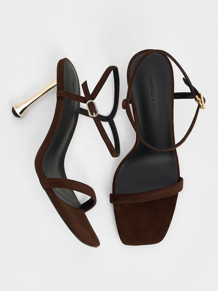 صندل من الشمواه الصناعي بكعب منحوت وحزام حول الكاحل, بني داكن, hi-res