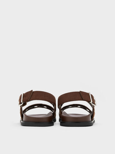 صندل مفتوح من الخلف من الجلد المدبوغ الصناعي مزود بفتحات معدنية, بني محبّب غامق, hi-res