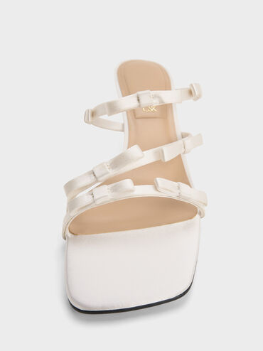 صندل جيسي بكعب مزين بفيونكة من البوليستر المعاد تدويره, أبيض, hi-res