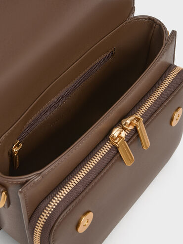 حقيبة أوكتافيا بمقبض علوي وغطاء أمامي أنيق, بني داكن, hi-res