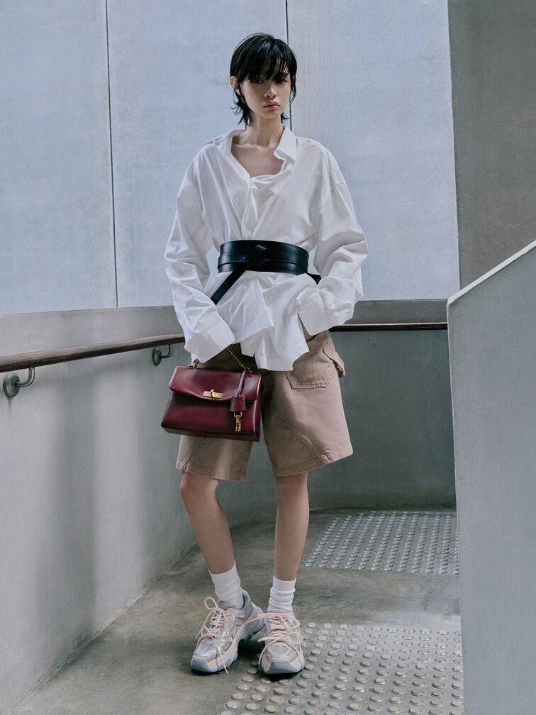 حقيبة كروس بودي كيري بسلسلة يد معدنية, برقوق التوت, hi-res