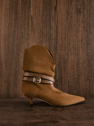 بوت شمواه صناعي بمقدمة مدببة وكشكشة, كونياكي, hi-res