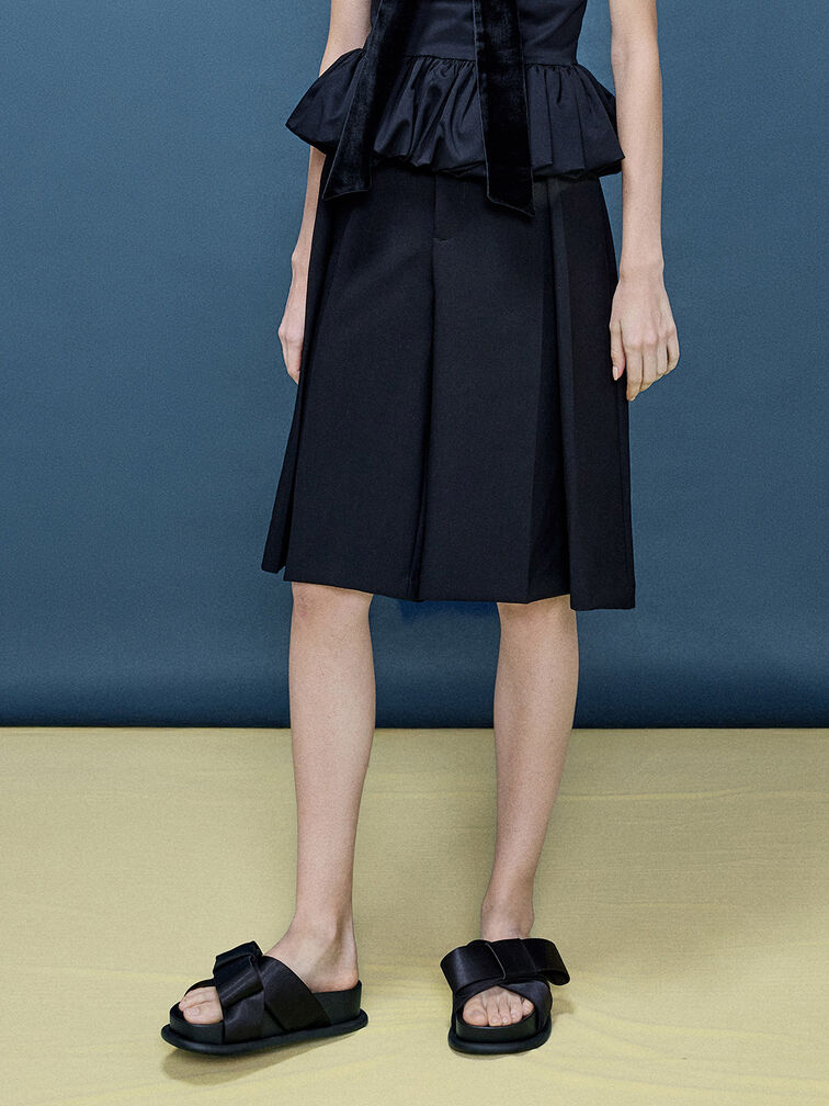 صندل مسطح من الساتان مزين بفيونكة, أسود خشن, hi-res