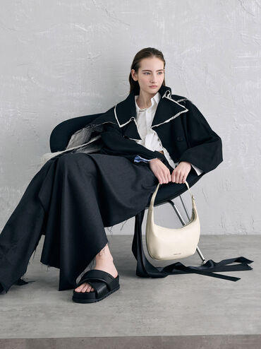 حقيبة هوبو براينا بتصميم مقوس, كريمي, hi-res