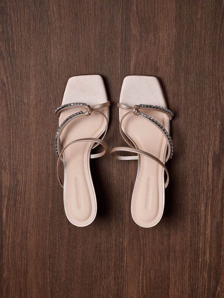 صندل بكعب وأشرطة مزين بحلية, لون البشرة الطبيعي, hi-res