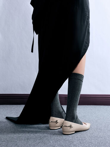 باليرينا إيرينا ميتاليك ومقدمة مدببة, رملي, hi-res