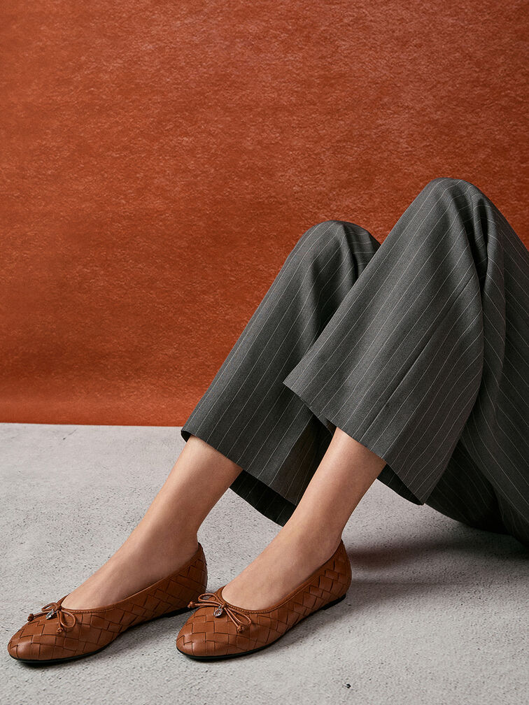 حذاء باليه إيڤيت مسطح منسوج ومزين بفيونكة, بني, hi-res