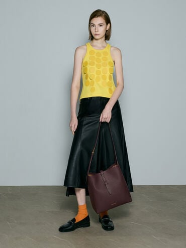 شنطة هوبو بريل بجلد معاد تدويره وحزام, أحمر توتي فاخر, hi-res