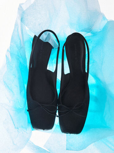 حذاء بامب ساديرا مفتوح من الخلف بمقدمة مربعة مزين بفيونكة من الساتان ومزود بحزام خلفي, أسود خشن, hi-res