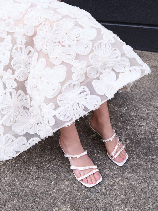 صندل جيسي بكعب مزين بفيونكة من البوليستر المعاد تدويره, أبيض, hi-res